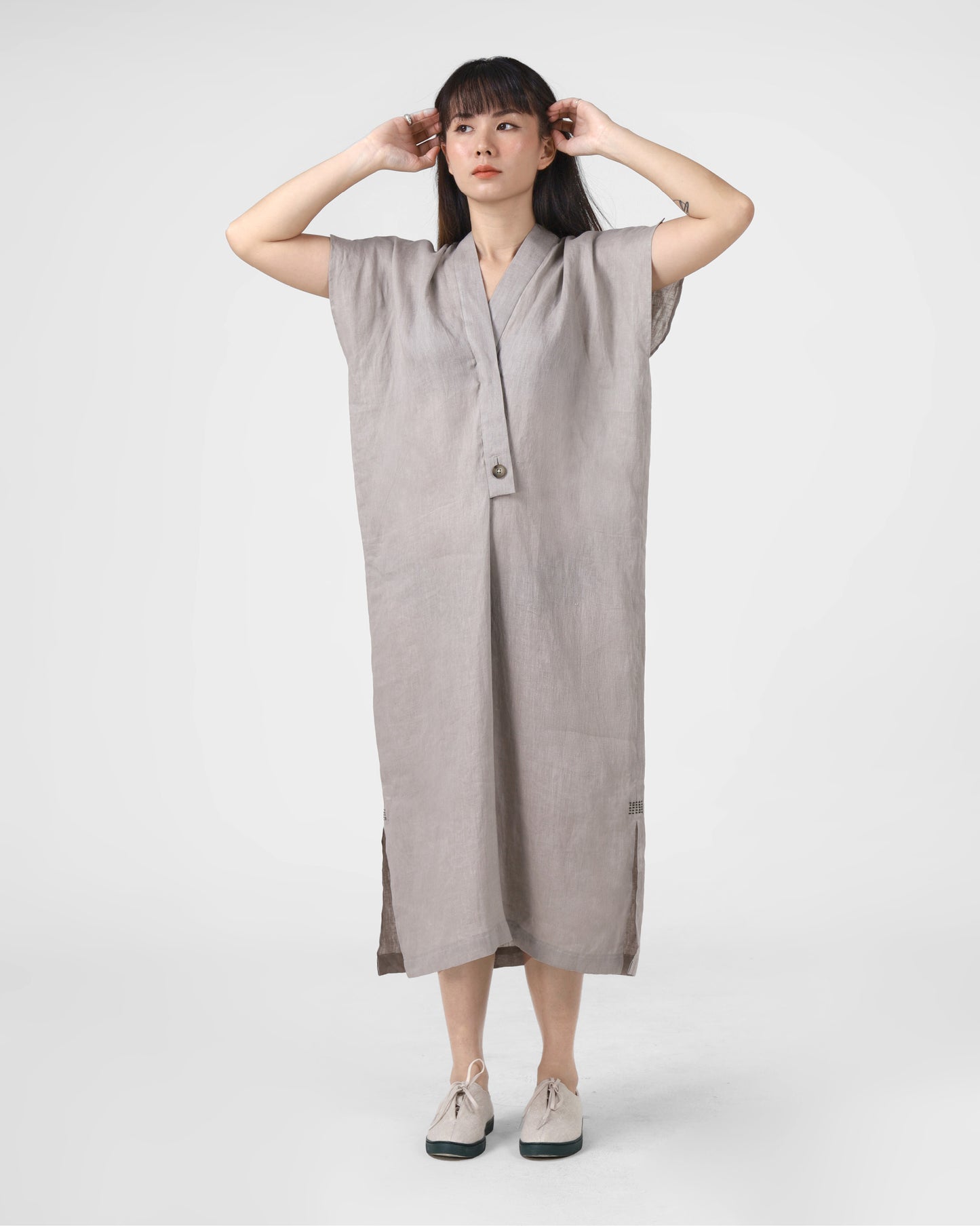 Hand-embroidered cross-collar Linen Washed dress