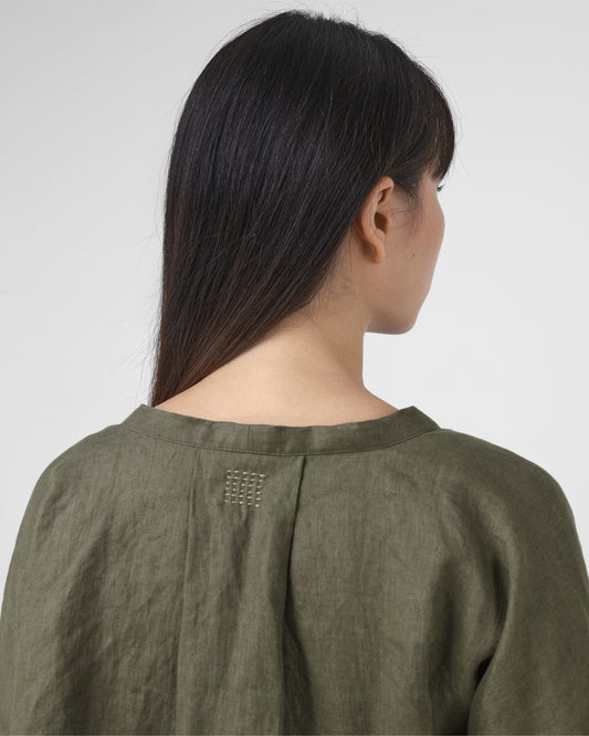 <tc>Linen Washed Hand-Embroidered Kimono in Moss Green - Woman</tc>